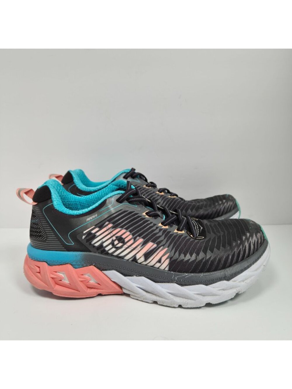 HOKA ONE ONE Arahi Women's Black Peach Blue Running Sneakers US Size 8.5